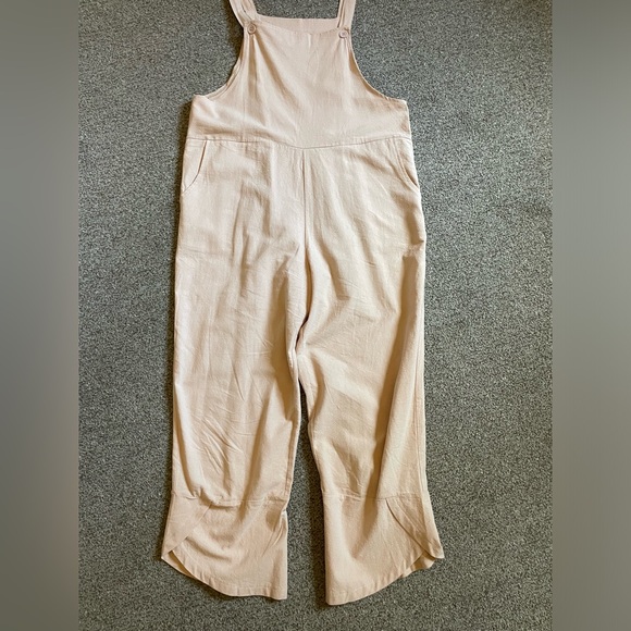 Cute cream-colored romper - Picture 3 of 4